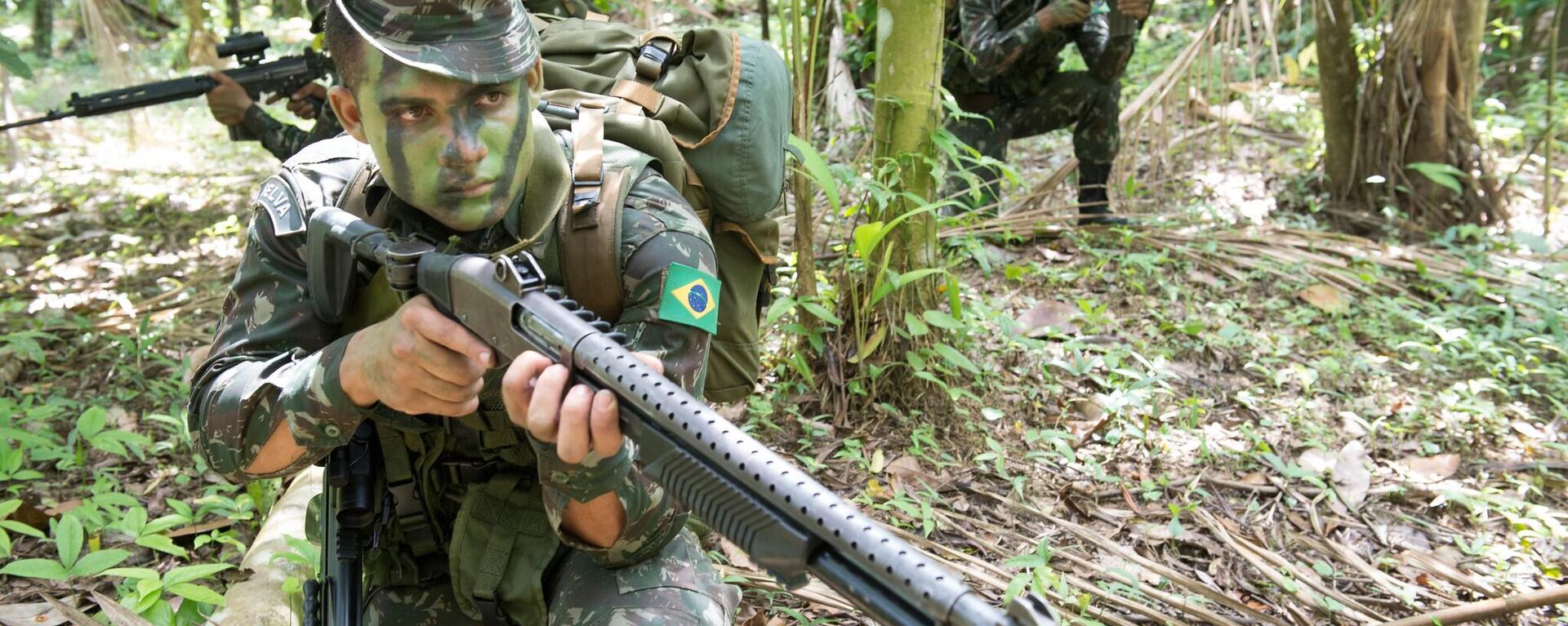 Militares brasileiros da Tropa Especial de Selva, Amazônia, 17 de maio de 2017 - Sputnik Brasil, 1920, 24.10.2023