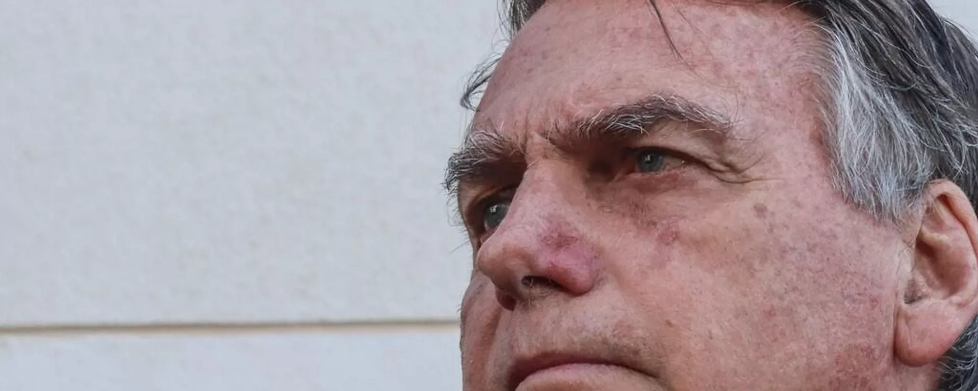 Jair Bolsonaro fala com jornalistas na sede da Polícia Federal. Brasília (DF), 18 de outubro de 2023 - Sputnik Brasil, 1920, 06.02.2025