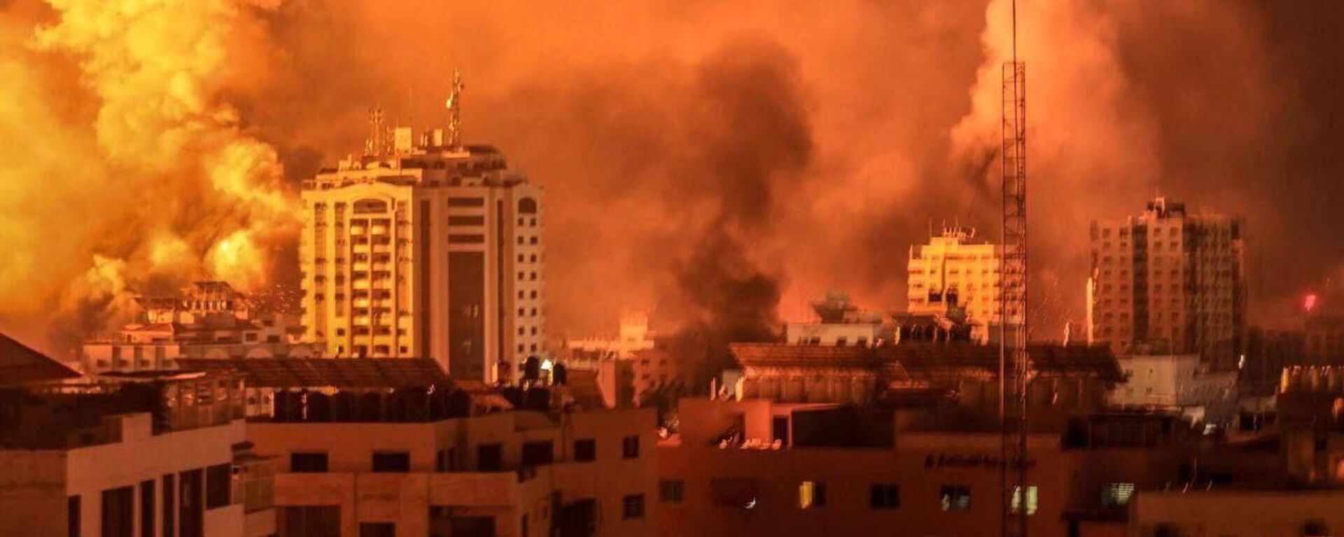 Bombardeio das Forças de Defesa de Israel (FDI) em Gaza, 27 de outubro de 2023 - Sputnik Brasil, 1920, 18.04.2024