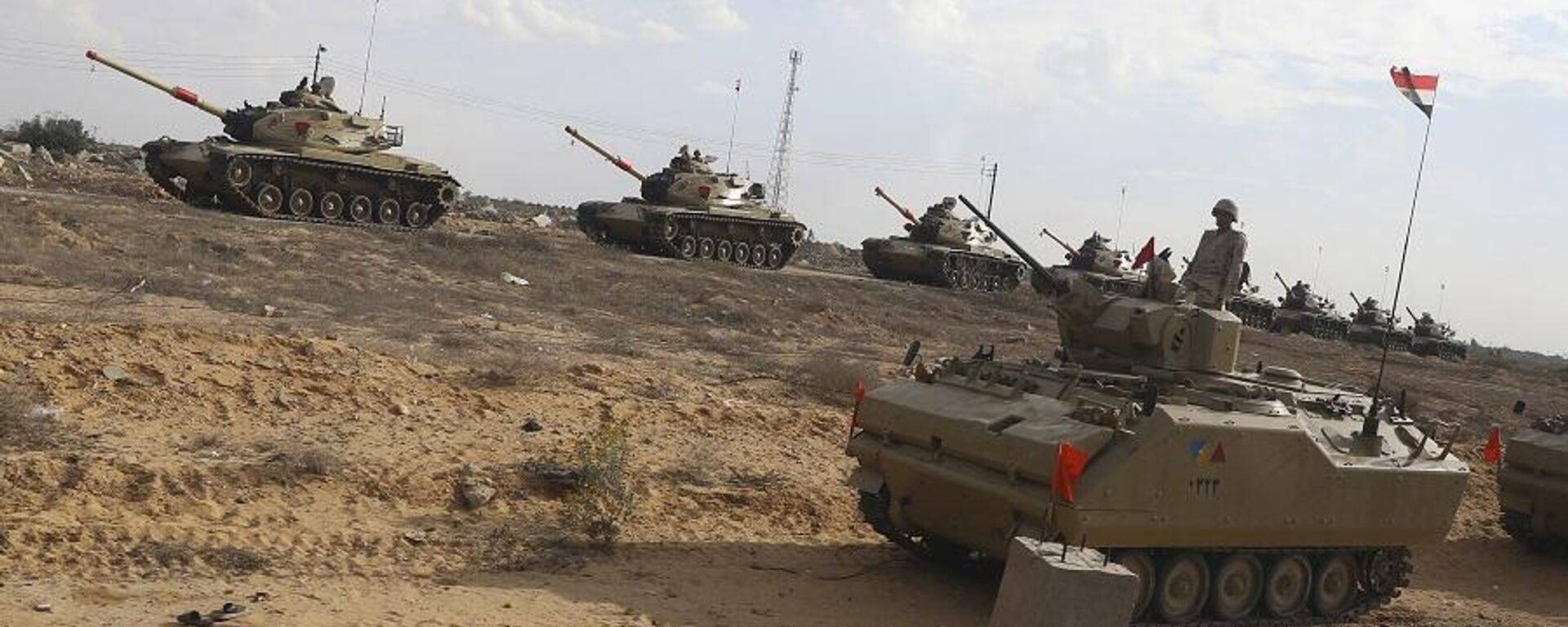 Exército do Egito posiciona tanques próximo à fronteira com a Faixa de Gaza. Rafah, 31 de outubro de 2023 - Sputnik Brasil, 1920, 07.11.2023
