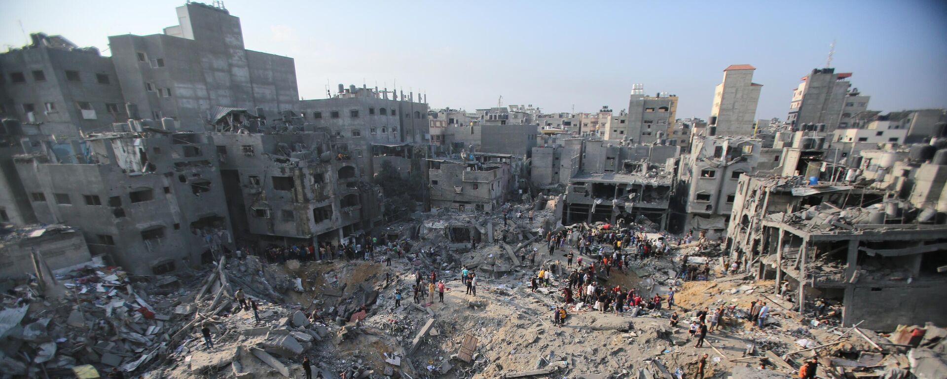 Cenário de destruição após ataque israelense no campo de refugiados palestinos de Jabaliya, na Faixa de Gaza, em 1º de novembro de 2023 - Sputnik Brasil, 1920, 03.11.2023
