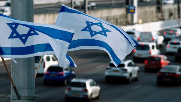 Bandeira de Israel em rua de Tel Aviv. - Sputnik Brasil