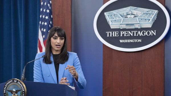 Sabrina Singh, vice-secretária de imprensa do Pentágono, durante reunião. Washington, D.C., EUA, em 8 de agosto de 2023 - Sputnik Brasil