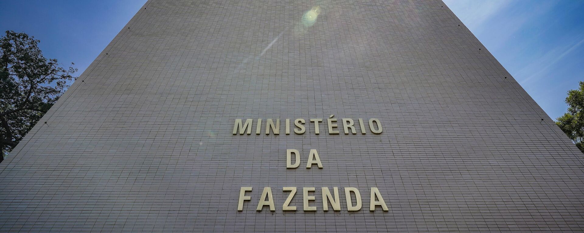 Prédio do Ministério da Fazenda na Esplanada dos Ministérios em Brasília. Brasil, 11 de novembro de 2023 - Sputnik Brasil, 1920, 10.04.2024