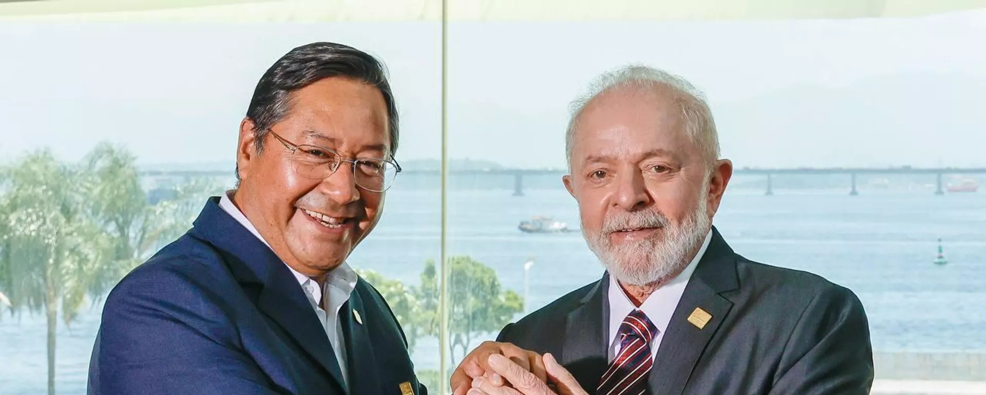 Luis Arce, presidente da Bolívia, se encontra com Luiz Inácio Lula da Silva, presidente do Brasil, na 63ª Cúpula do Mercosul, no Rio de Janeiro, em 7 de dezembro de 2023 - Sputnik Brasil, 1920, 25.05.2024