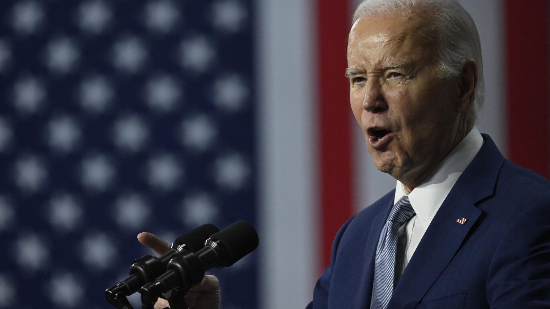 O presidente dos EUA, Joe Biden, faz comentários no Carpenters International Training Center, em Las Vegas. Nevada, 8 de dezembro de 2023 - Sputnik Brasil, 1920, 12.12.2023