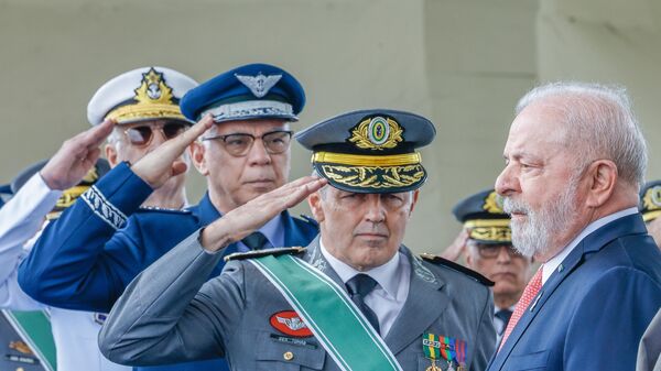 Presidente da República, Luiz Inácio Lula da Silva, durante cerimônia do Dia do Exército, na Concha Acústica, Quartel-General do Exército, Brasília - DF em 19 de abril de 2023 - Sputnik Brasil