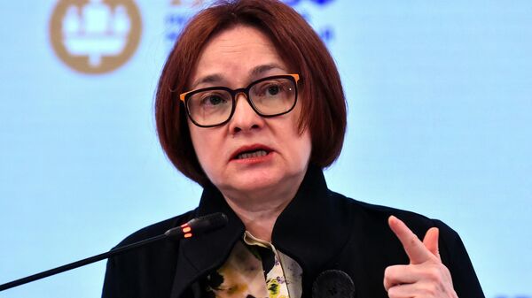 A presidente do Banco Central da Rússia, Elvira Nabiullina, participa de uma sessão do Fórum Econômico Internacional de São Petersburgo (SPIEF) em São Petersburgo, 16 de junho de 2022 - Sputnik Brasil