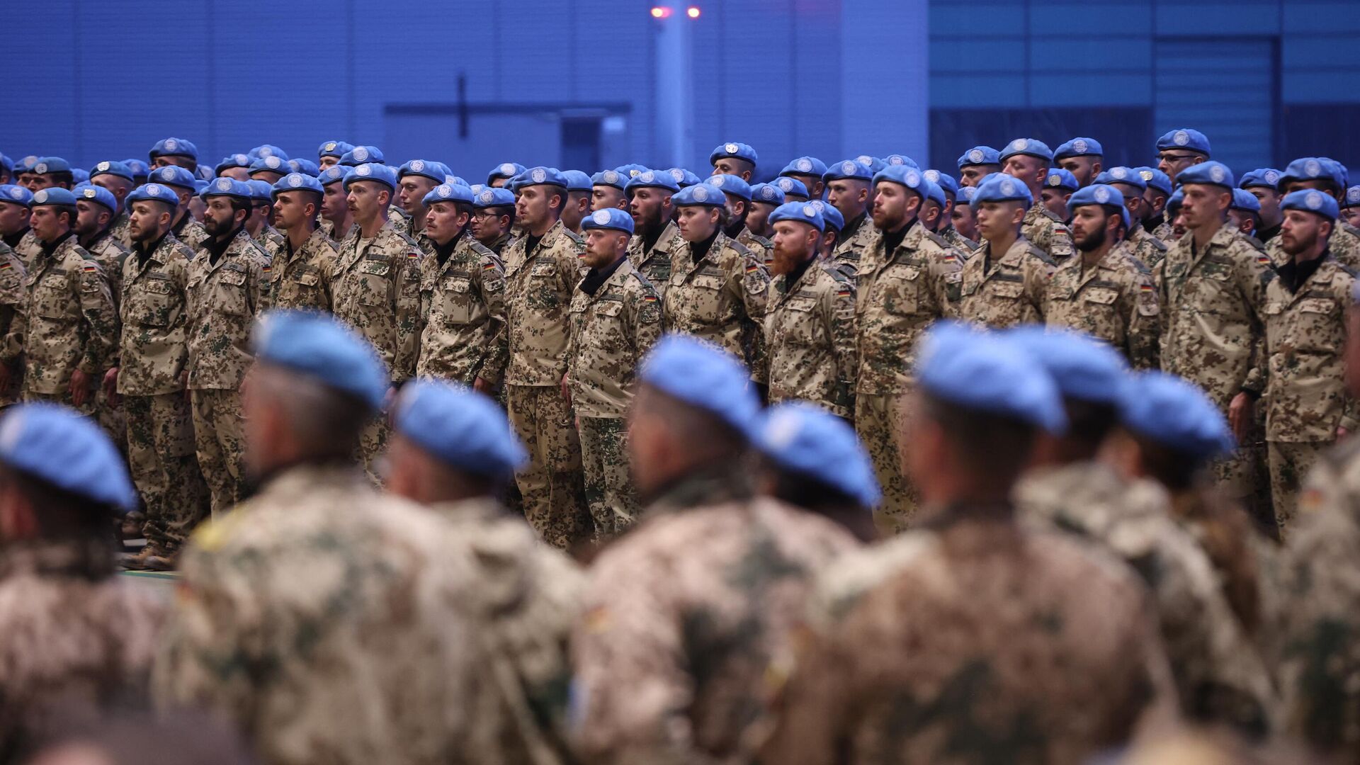 As Forças Armadas alemãs (Bundeswehr) que serviram sob a missão da ONU no Mali (Minusma), após pouso na base aérea militar em Wunstorf, norte da Alemanha, em 15 de dezembro de 2023 - Sputnik Brasil, 1920, 01.01.2024