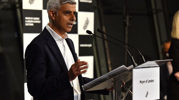 Sadiq Khan faz seu discurso de aceitação após ser declarado vencedor da eleição para prefeito de Londres. Londres, 8 de maio de 2021 - Sputnik Brasil