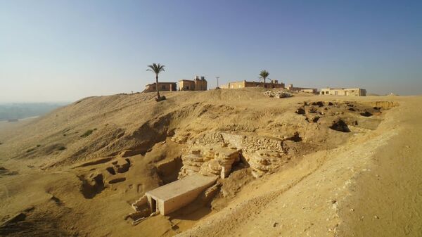 Localização da câmara mortuária talhada em pedra de 4.000 anos em Saqqara, Egito - Sputnik Brasil