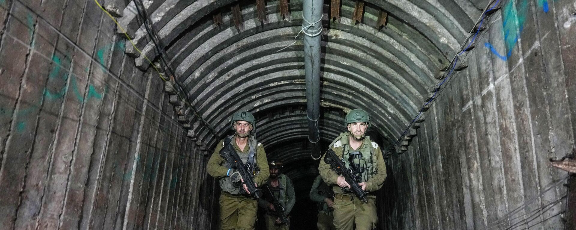 Soldados israelenses após ataque que localizou uma extensa rede de túneis usada pelo Hamas. Faixa de Gaza, 15 de dezembro de 2023 - Sputnik Brasil, 1920, 27.02.2024