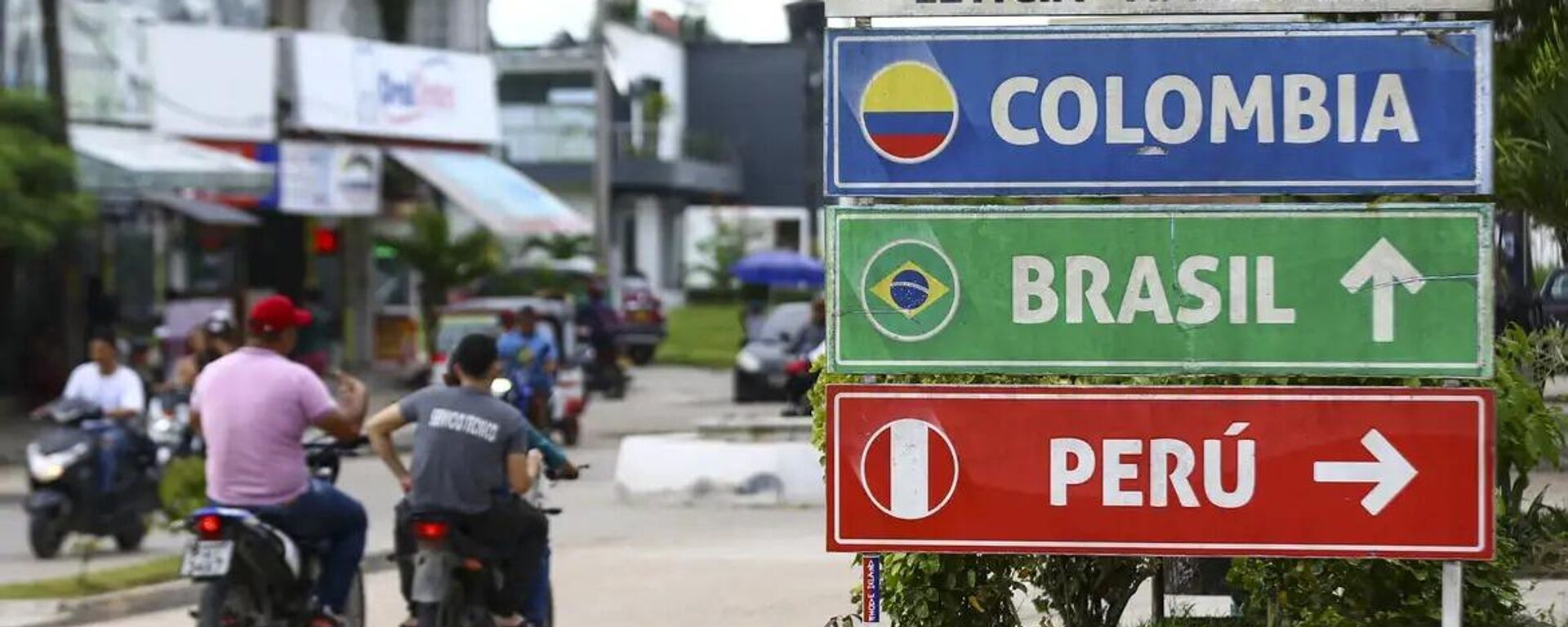 Em região colombiana de tríplice fronteira, placas indicam direções para o Brasil e o Peru (foto de arquivo) - Sputnik Brasil, 1920, 17.01.2024