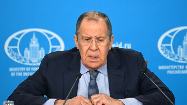 Ministro das Relações Exteriores da Rússia, Sergei Lavrov, discursa na coletiva de imprensa anual em Moscou em 18 de janeiro de 2024 - Sputnik Brasil