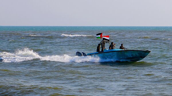 Membros da Guarda Costeira do Iêmen afiliados aos houthis patrulham o mar Vermelho, em solidariedade com o povo palestino, em 4 de janeiro de 2024, em meio ao conflito armado entre Israel e o grupo militante Hamas em Gaza - Sputnik Brasil