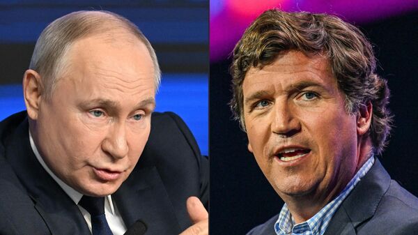 O presidente russo Vladimir Putin (E) e o jornalista americano Tucker Carlson - Sputnik Brasil