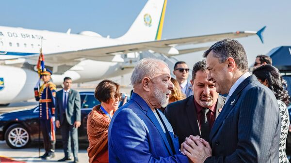 O presidente da República, Luiz Inácio Lula da Silva, desembarca no Cairo, Egito, 14 de fevereiro de 2024 - Sputnik Brasil