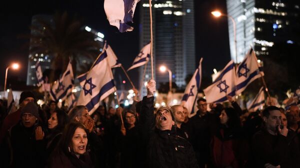 Manifestantes pedem novas eleições em Israel por conta da guerra com o Hamas na Faixa de Gaza. Tel Aviv, 17 de fevereiro de 2024 - Sputnik Brasil