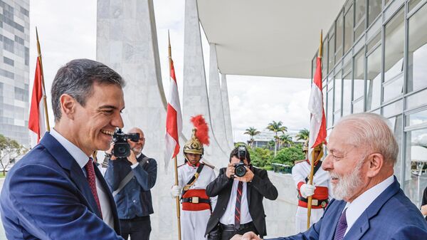 O presidente brasileiro, Luiz Inácio Lula da Silva, recebe o presidente do Governo espanhol, Pedro Sánchez, no Palácio do Planalto. Brasília, Brasil, 6 de março de 2024 - Sputnik Brasil