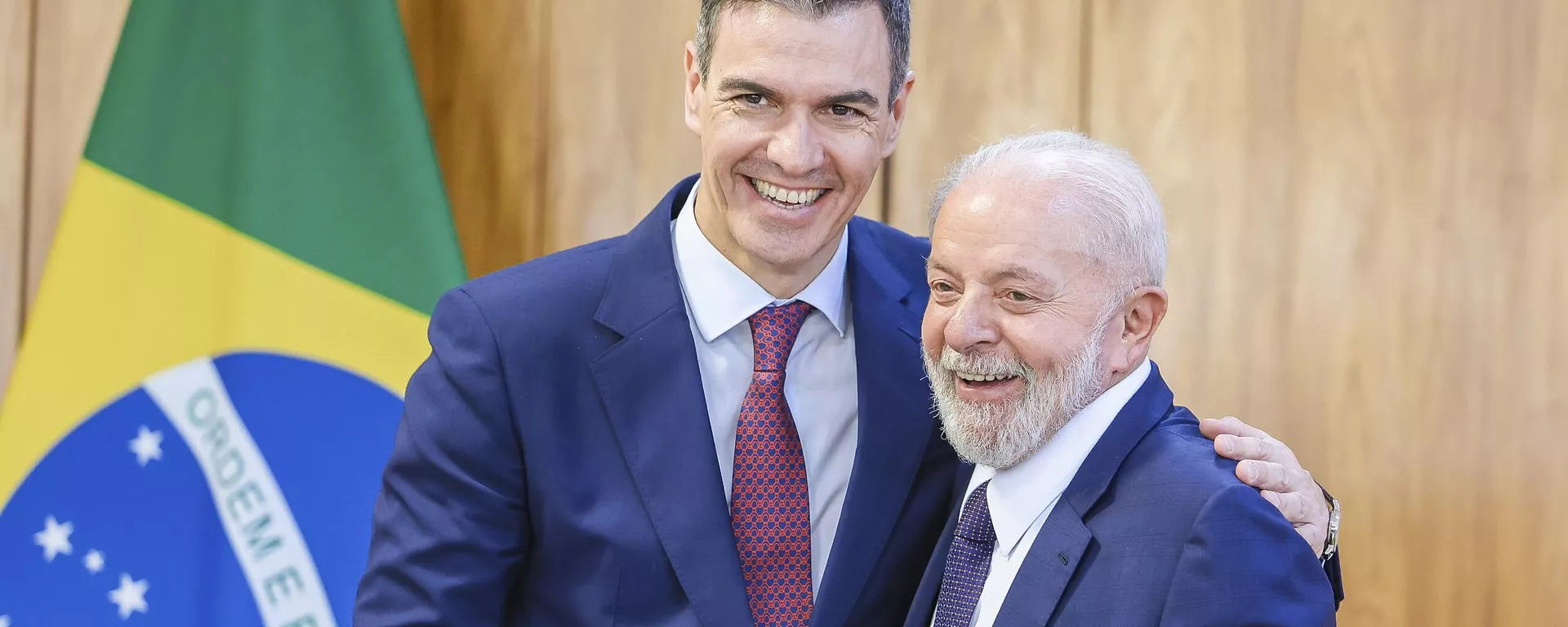 Presidente Luiz Inácio da Lula da Silva e presidente da Espanha, Pedro Sánchez, durante encontro bilateral. Brasília, 6 de março de 2024 - Sputnik Brasil, 1920, 17.04.2026