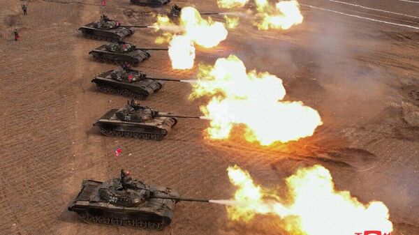 Kim Jong-un testa novo tanque de batalha da Coreia do Norte - Sputnik Brasil