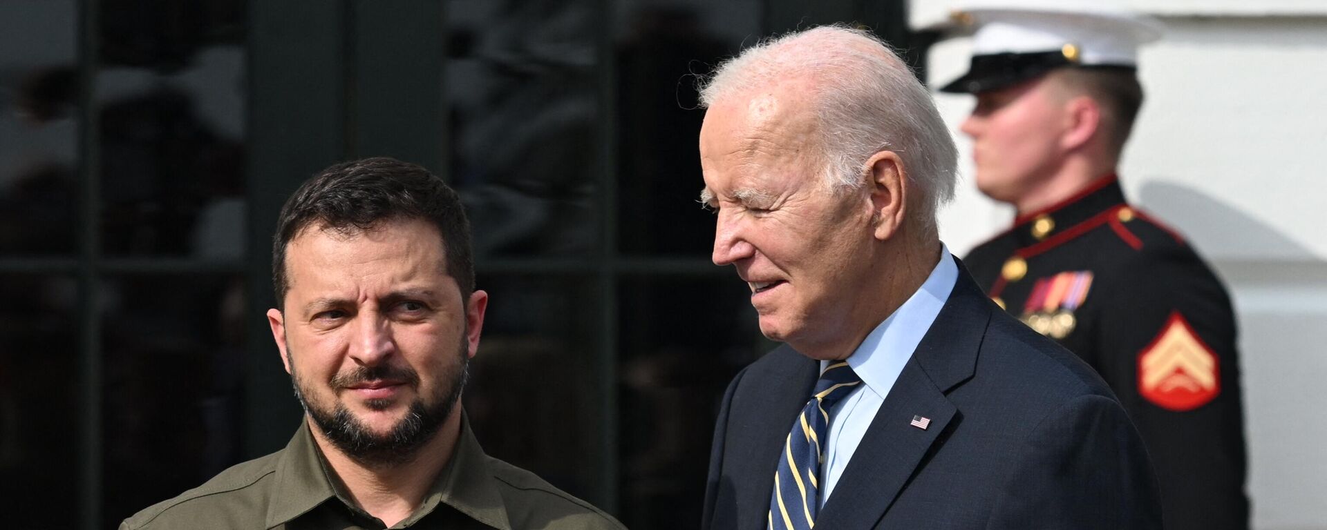 O presidente dos EUA, Joe Biden, dá as boas-vindas ao presidente ucraniano, Vladimir Zelensky, no Pórtico Sul da Casa Branca. Washington, D.C., 21 de setembro de 2023 - Sputnik Brasil, 1920, 26.04.2024