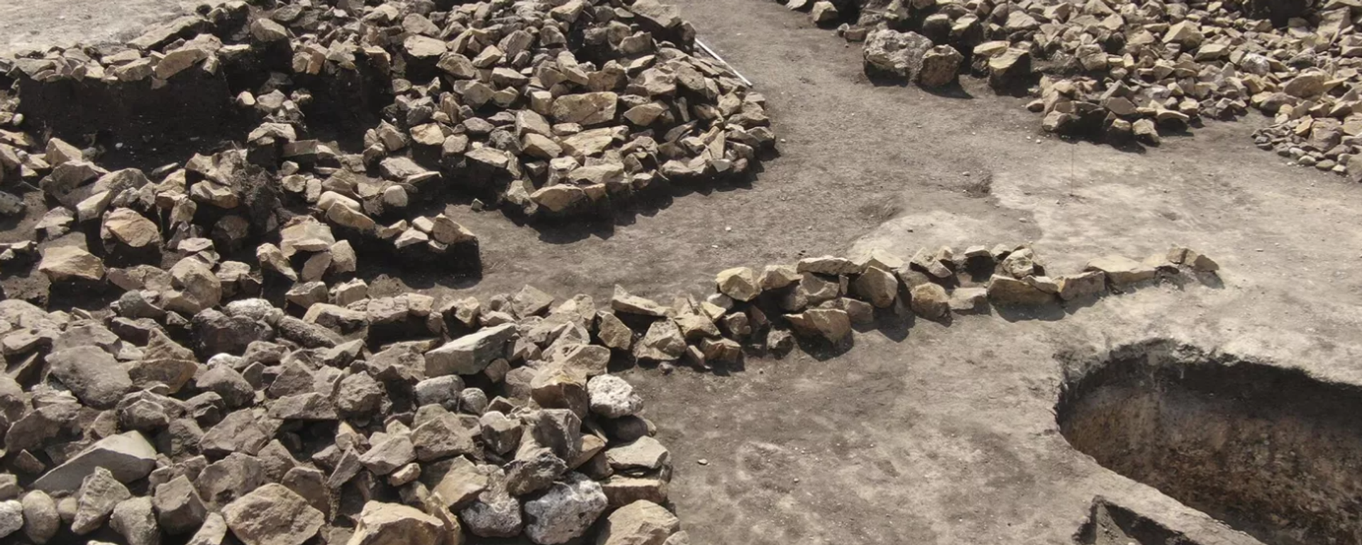 Vista geral de túmulo cazariano na península da Crimeia - Sputnik Brasil, 1920, 09.07.2024