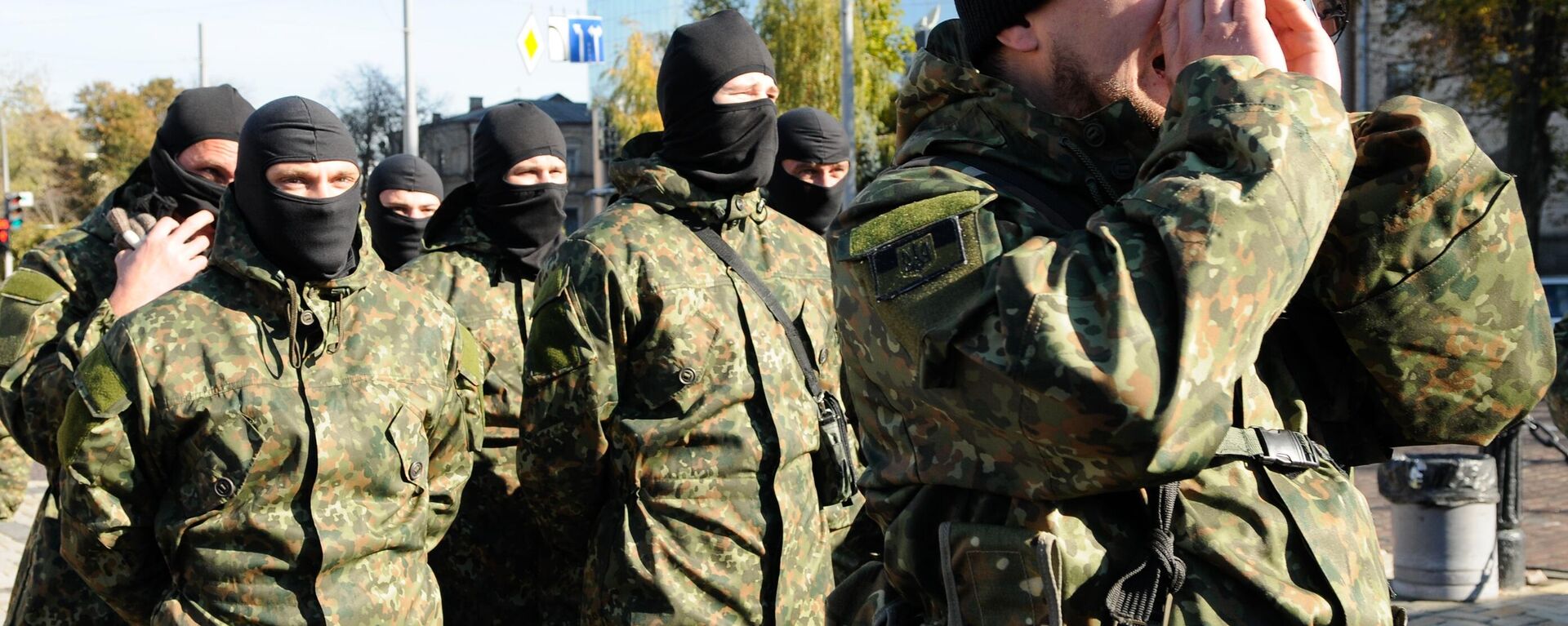 Cadetes do Batalhão Azov (organização nazista terrorista, proibida na Rússia) destacados na zona de conflito no sudeste da Ucrânia, 2014 - Sputnik Brasil, 1920, 11.06.2024