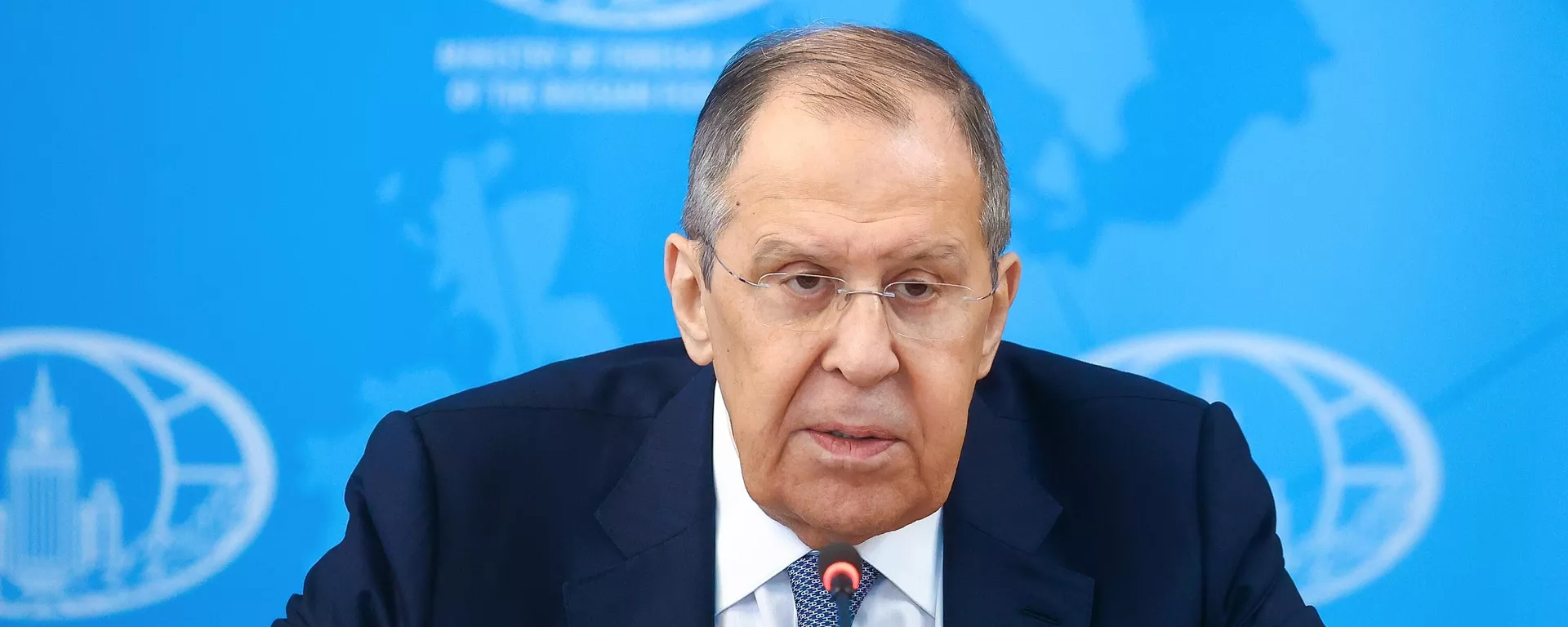 Sergei Lavrov, ministro das Relações Exteriores russo, durante reunião com representantes dos comitês de relações exteriores dos parlamentos dos Estados-membros do BRICS no centro de imprensa do Ministério das Relações Exteriores do país, em Moscou, Rússia, 11 de abril de 2024 - Sputnik Brasil, 1920, 30.05.2024