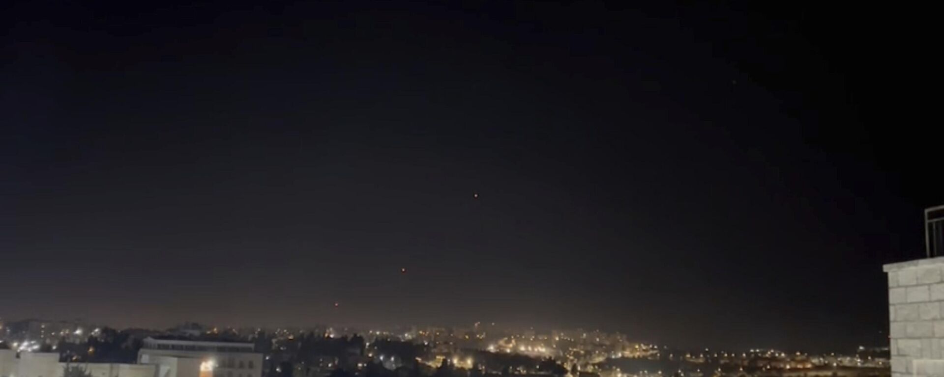 Mísseis interceptadores são lançados ao céu em Jerusalém. Israel, 14 de abril de 2024 - Sputnik Brasil, 1920, 14.04.2024