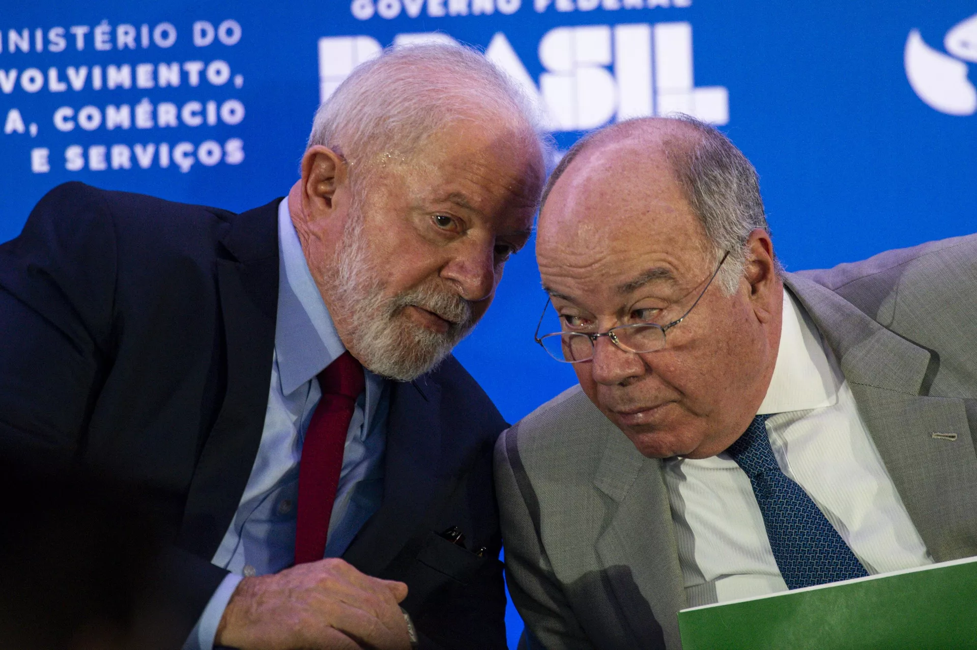 Lula e Mauro Vieira durante a abertura do 6º Brasil Investment Forum (BIF 2023), no Palácio Itamaraty. Brasília (DF), 7 de novmebro de 2023  - Sputnik Brasil, 1920, 20.09.2024