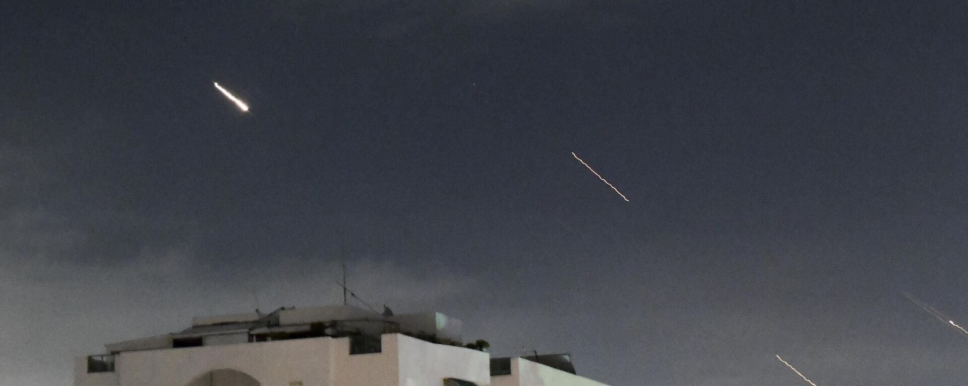 A Cúpula de Ferro, sistema de defesa aérea israelense, é acionada para interceptar mísseis disparados do Irã, no centro de Israel, em 14 de abril de 2024 (foto de arquivo) - Sputnik Brasil, 1920, 15.04.2024