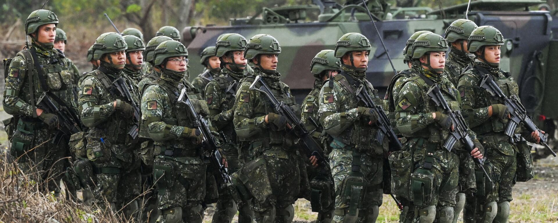 Soldados do Exército participam de exercício anti-infiltração em Taitung em 31 de janeiro de 2024 - Sputnik Brasil, 1920, 16.04.2024