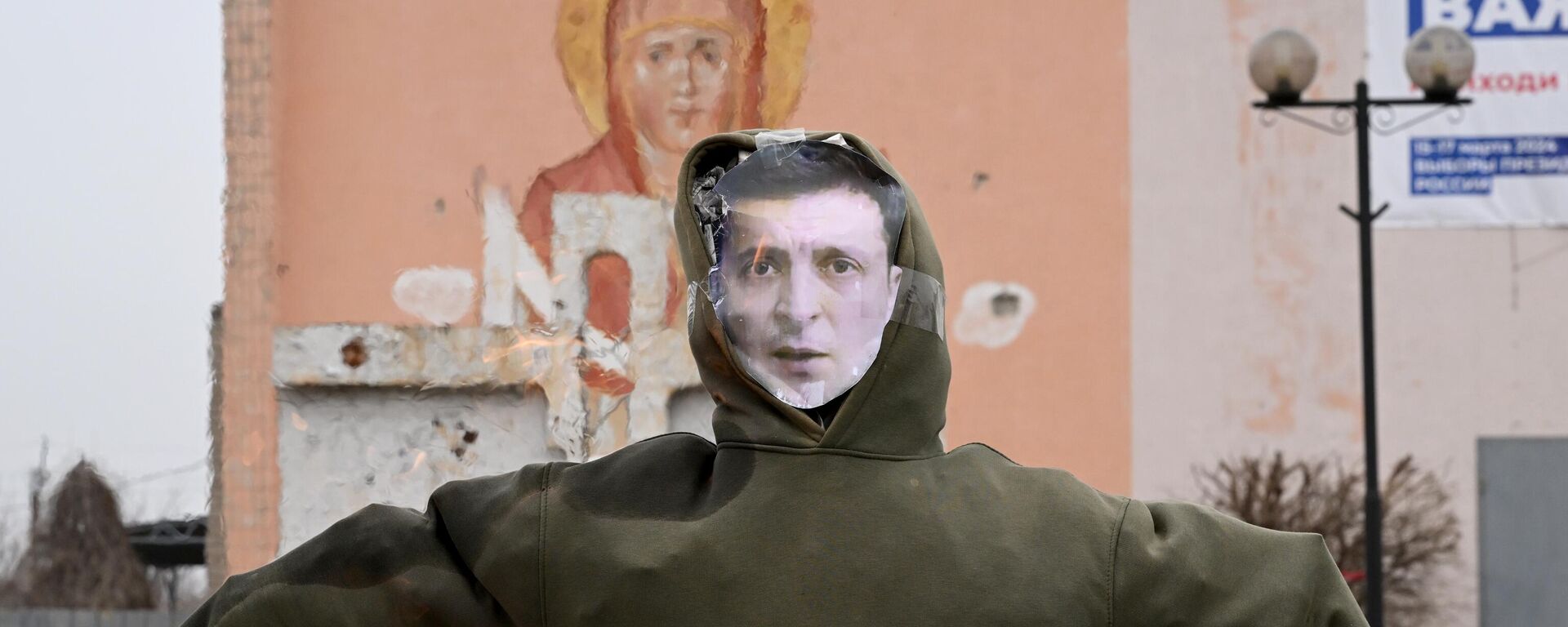 Boneco com o rosto do presidente ucraniano, Vladimir Zelensky, em 17 de março de 2024 - Sputnik Brasil, 1920, 26.05.2024