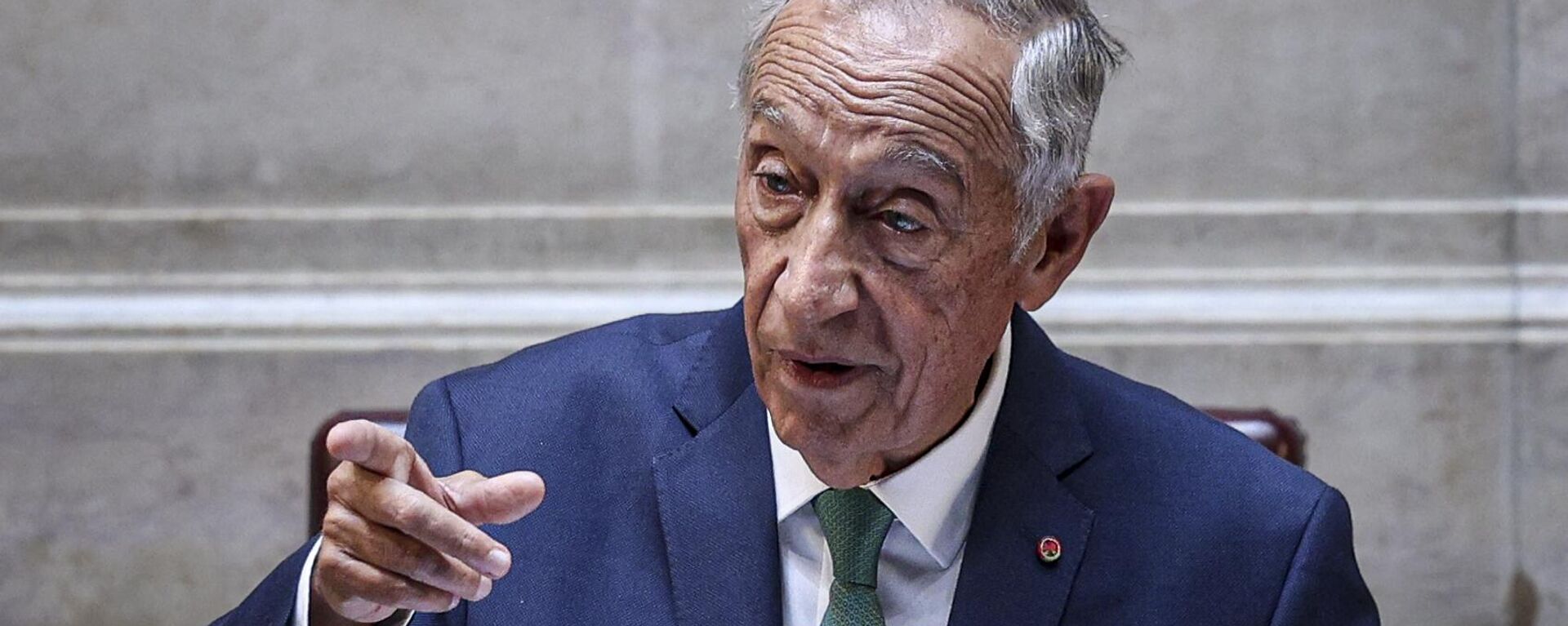 O presidente português Marcelo Rebelo de Sousa discursa durante a sessão solene no Parlamento português, em Lisboa, no dia 25 de abril de 2024, no 50º aniversário da Revolução dos Cravos - Sputnik Brasil, 1920, 28.04.2024