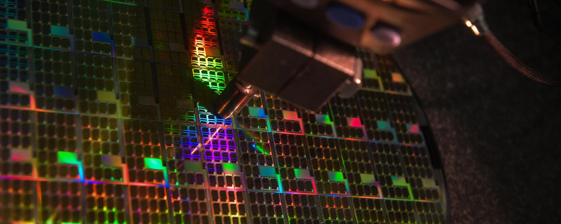 Produção de microchips - Sputnik Brasil, 1920, 06.11.2025