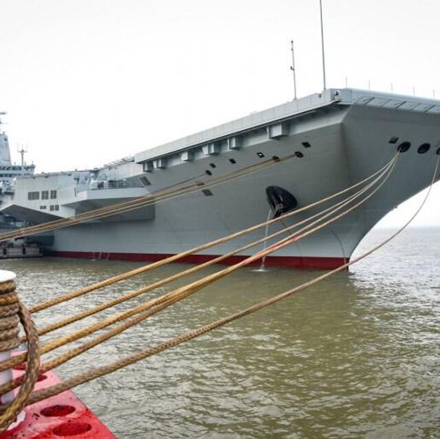 Porta-aviões chinês com catapultas eletromagnéticas conclui 2º