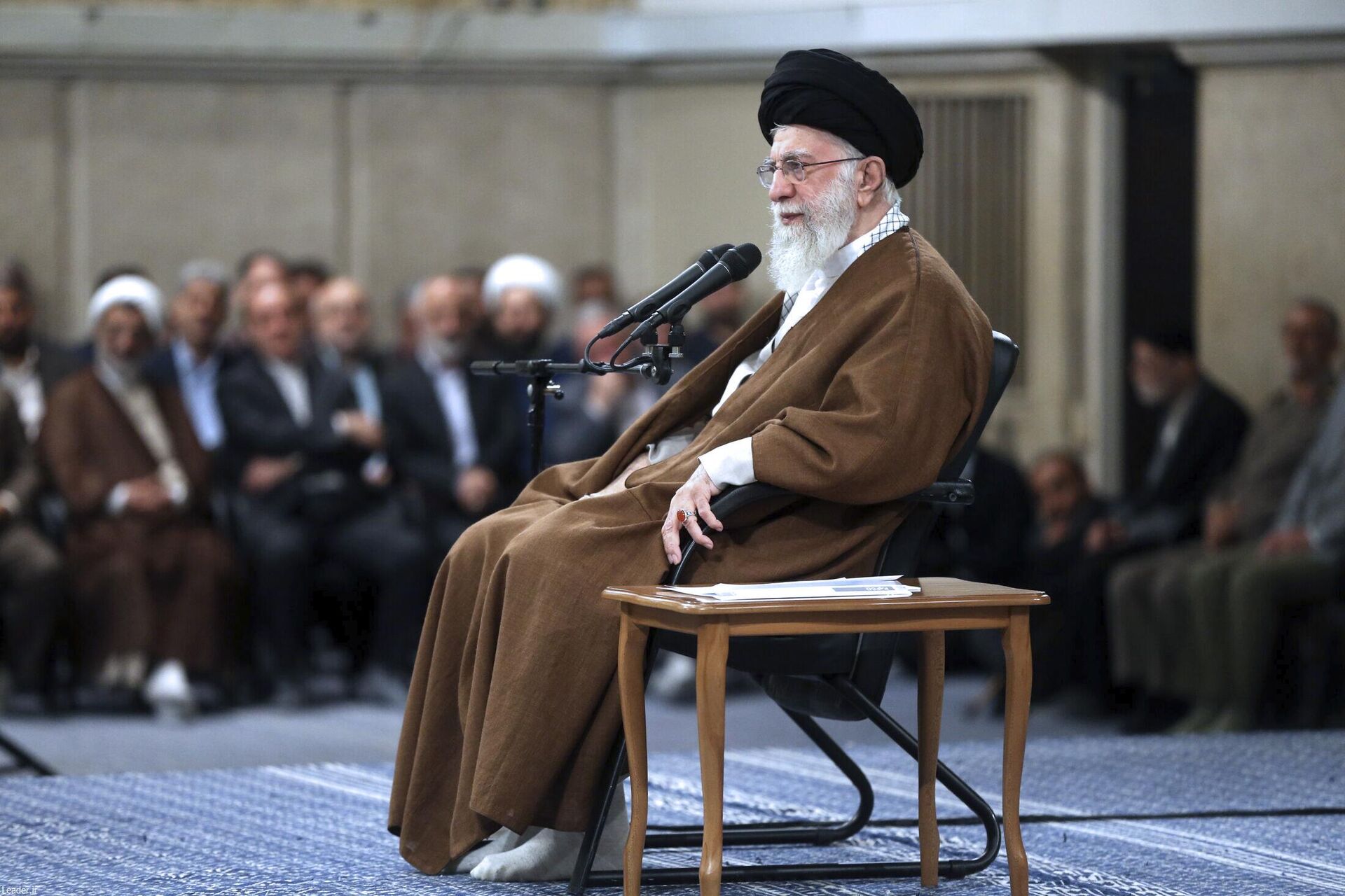 Ali Khamenei fala a professores na mesquita Imam Khomeini Hussainiyah, em Teerã. Irã, 1º de maio de 2024 - Sputnik Brasil, 1920, 11.07.2024