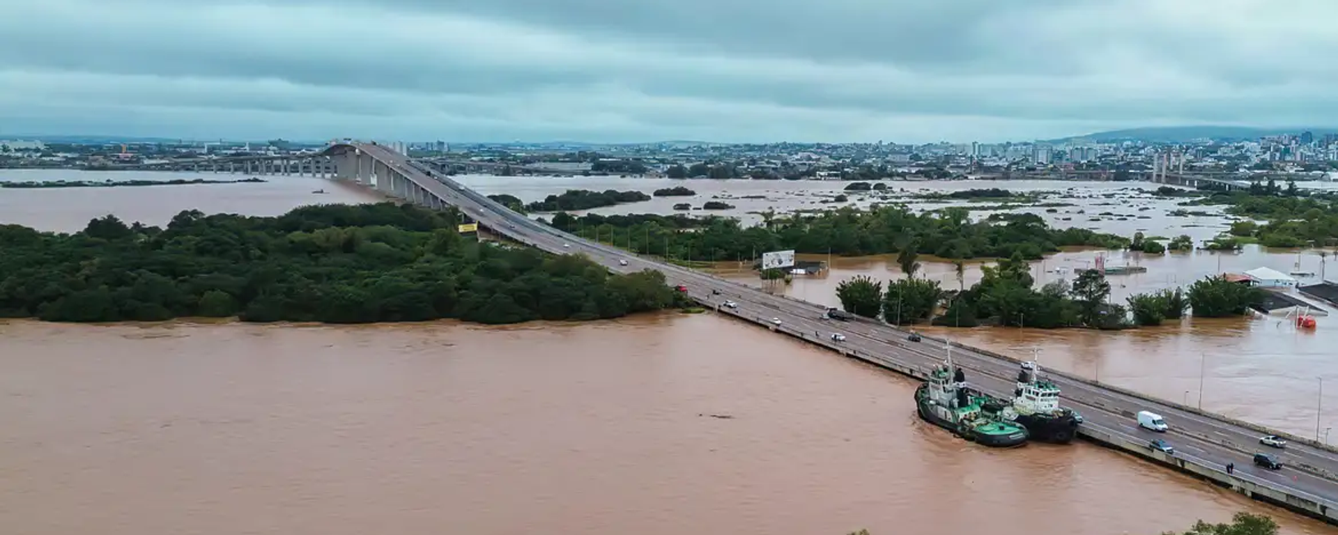 Enchente do rio Guaíba deixa bairros inteiros debaixo d'água e provoca caos em Porto Alegre. Rio Grande do Sul, 3 de maio de 2024 - Sputnik Brasil, 1920, 10.05.2024