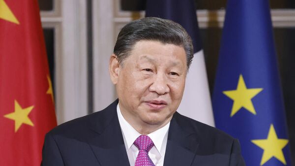 O presidente chinês Xi Jinping fala durante um brinde em um jantar de Estado, no Palácio do Eliseu, em Paris, 6 de maio de 2024 - Sputnik Brasil