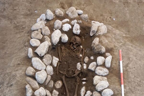 Necrópole da Idade do Ferro é descoberta durante escavações perto da vila de Amorosi, Itália - Sputnik Brasil