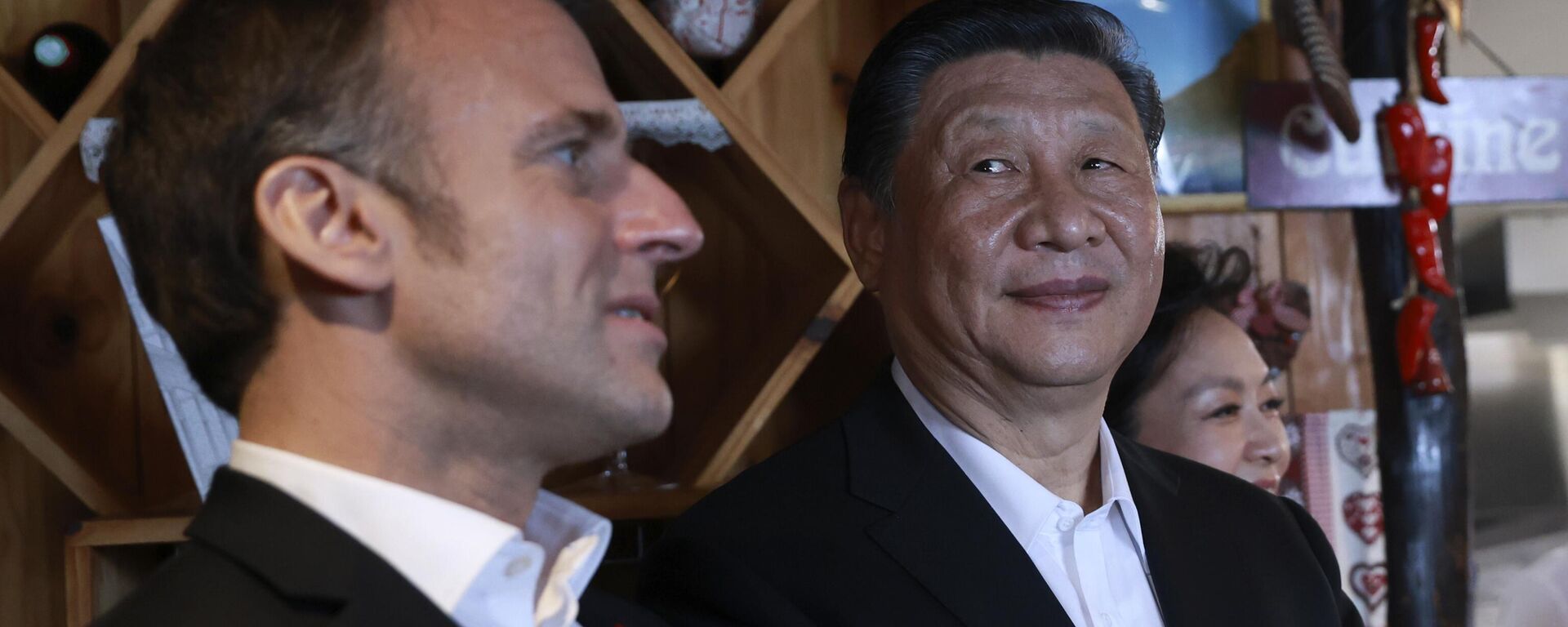 O presidente chinês, Xi Jinping, e o presidente francês, Emmanuel Macron, em restaurante na passagem de Tourmalet, nas montanhas dos Pireneus, em 7 de maio de 2024 - Sputnik Brasil, 1920, 08.05.2024