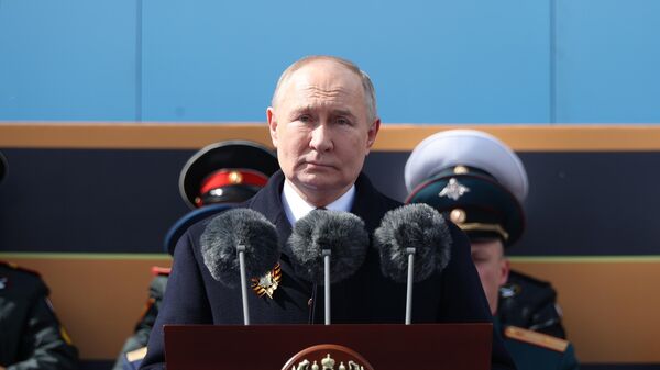 Presidente da Rússia, Vladimir Putin, discursa durante a Parada da Vitória no 79º aniversário da Vitória na Praça Vermelha em Moscou, 9 de maio de 2024 - Sputnik Brasil