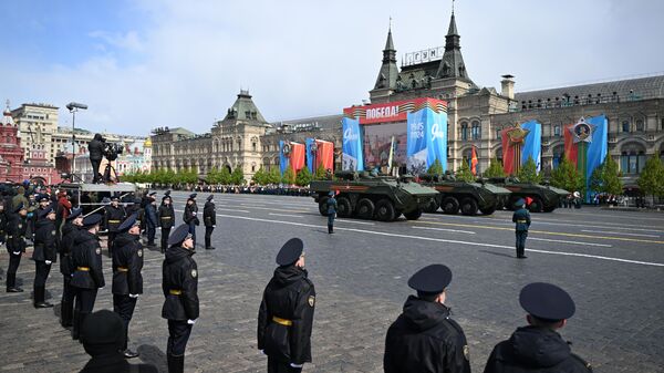 Veículos blindados Bumerang passam pela Praça Vermelha durante a Parada da Vitória em Moscou, 9 de maio de 2024 - Sputnik Brasil