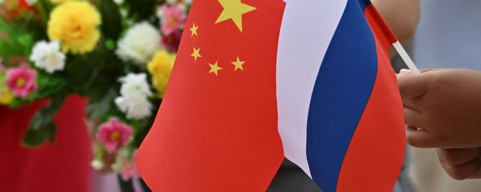 O presidente russo, Vladimir Putin, chegou à China em visita oficial - Sputnik Brasil, 1920, 06.09.2025