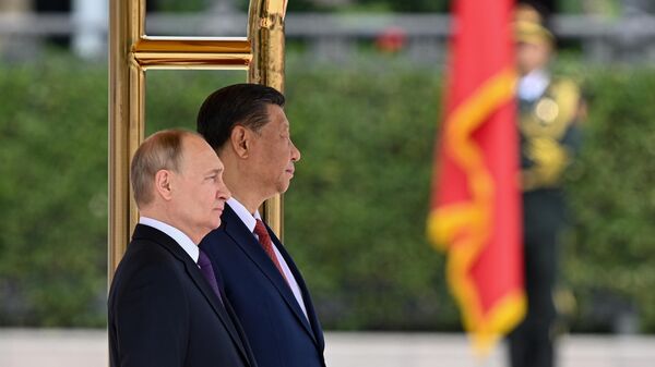 Putin e Xi iniciam negociações com presença restrita em Pequim