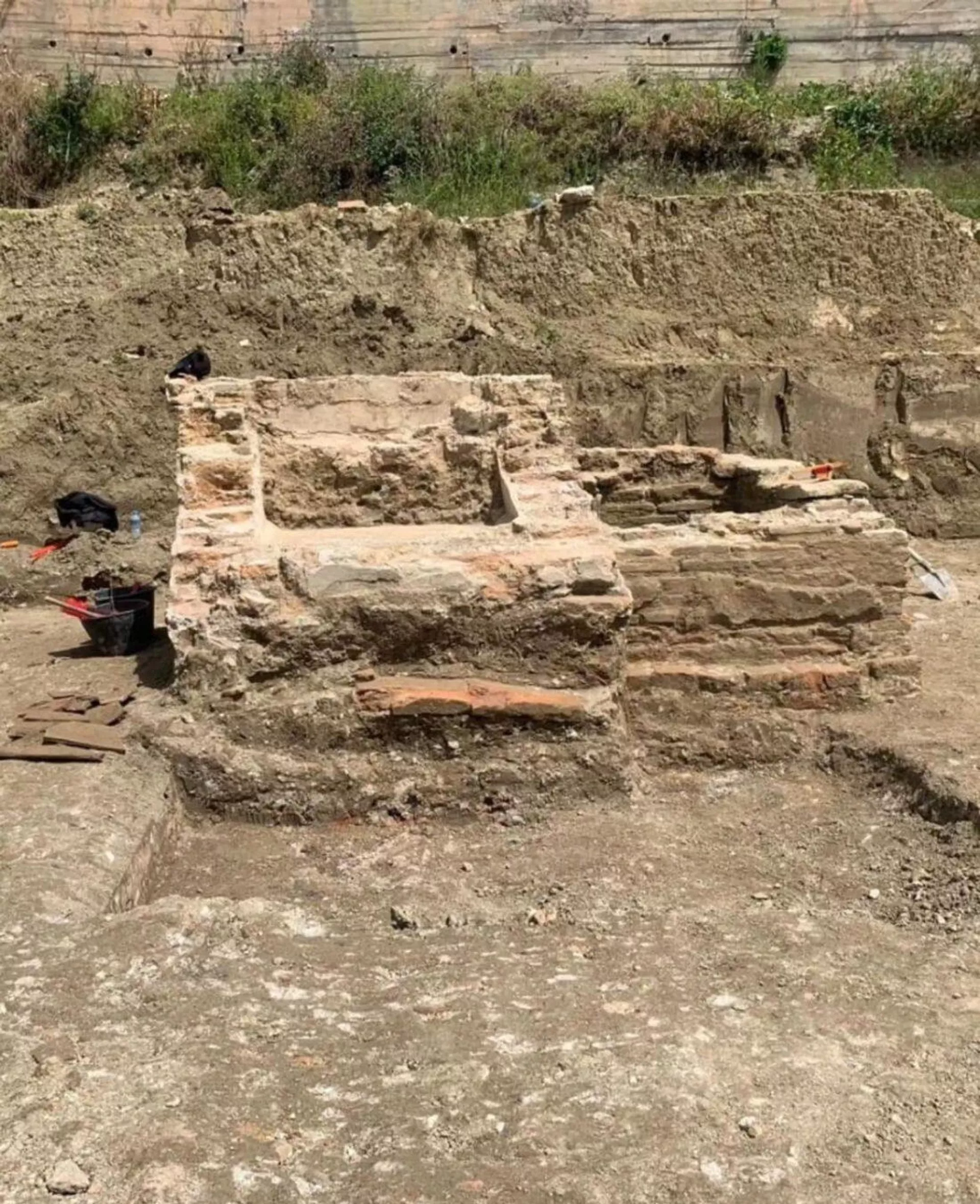 Arqueólogos descobriram a primeira piscina coberta romana de 1.600 anos na cidade portuária albanesa de Durres - Sputnik Brasil, 1920, 17.05.2024