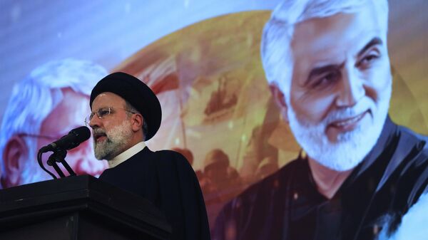 Presidente iraniano, Ebrahim Raisi discursa no aniversário da morte de Qassem Soleimani, 3 de janeiro de 2023 - Sputnik Brasil