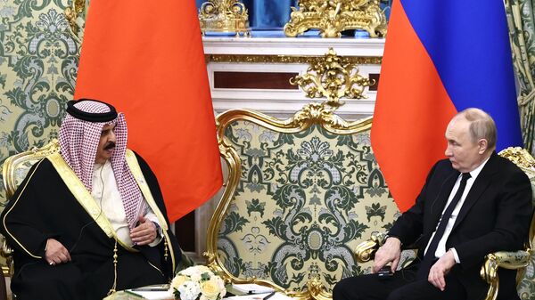 Hamad bin Isa al-Khalifa, rei do Bahrein, se reúne com Vladimir Putin, presidente da Rússia, foto publicada em 23 de maio de 2024 - Sputnik Brasil