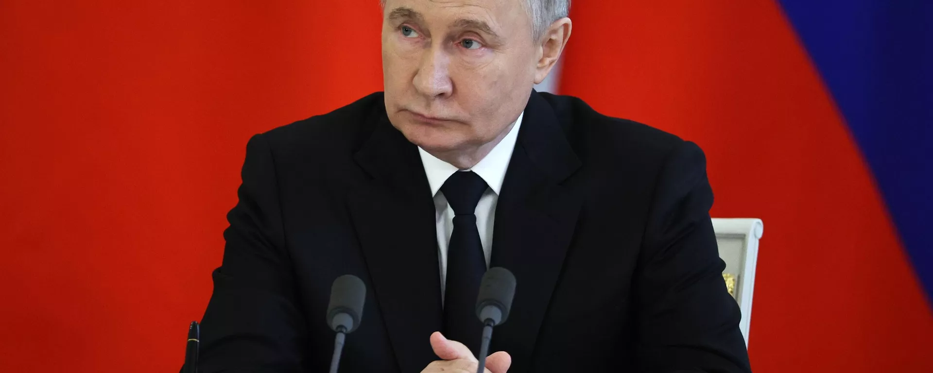 O presidente russo, Vladimir Putin, participa de cerimônia de assinatura após negociações da Rússia com o Bahrein, no Kremlin. Moscou, Rússia, 23 de maio de 2024 - Sputnik Brasil, 1920, 28.06.2024